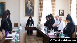 Հայ Առաքելական եկեղեցու Գերագույն հոգևոր խորհրդի նիստ, արխիվ