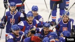 Продолжается олимпийский хоккейный турнир