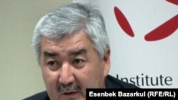 Амиржан Косанов, генеральный секретарь партии ОСДП «Азат». Алматы, 30 сентября 2010 года.  