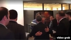 Представители правительства и оппозиции в Варшаве