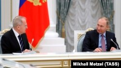 Ռուսաստանի նախագահ Վլադիմիր Պուտին և Սահմանադրական դատարանի նախագահ Վալերի Զորկին, արխիվ