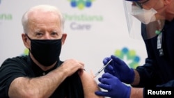 ԱՄՆ ընտրյալ նախագահ Ջո Բայդենը պատվաստվում է կորոնավիրուսի դեմ, 11-ը հունվարի, 2021թ․