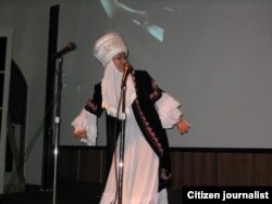 Салтанат Дуйшалиева-Чилдрес на одном из фестивалей.