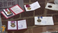 Եվս երկու ազատամարտիկներ վերադարձրին իրենց պարգևները