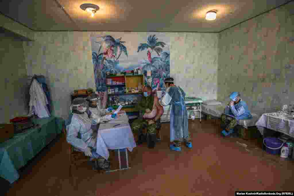 У районі проведення операції Об&rsquo;єднаних сил почали вакцинацію від COVID-19 25 лютого