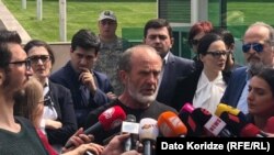 «Я не ожидаю задержания, потому что ничего не совершал», – это слова Малхаза Мачаликашвили, произнесенные им перед тем, как войти в здание «модуля»