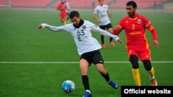 Лаҳзае аз бозии "Ҳосилот" бо "Истиқлол". Акс аз бойгонӣ