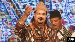 Пакистандык ырчы Эмжад Сабри