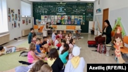 Бала-Ситиның татар аланына җыелган балалар