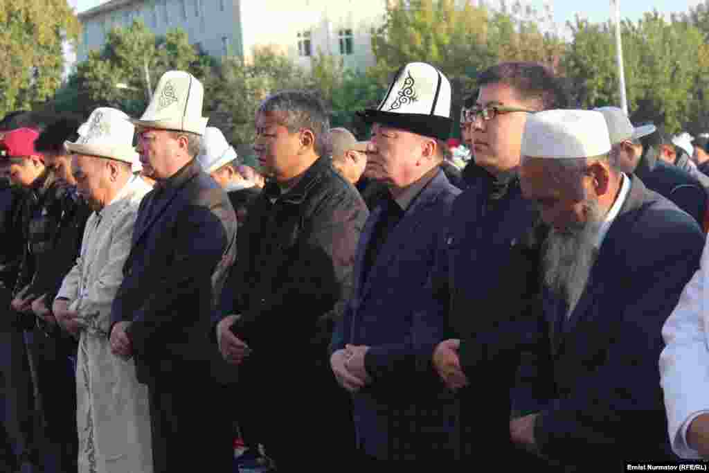 В праздничном намазе приняли участие городские руководители