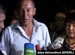 Отец погибшего пограничника Куатбек Мукаш. Ушарал, 26 июля 2012 года.