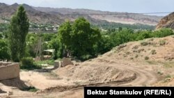 Кыргызстан. Кыргыз-тажик чек арасы. Иллюстрациялык сүрөт.