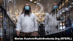 Паломник-хасид відвідує могилу цадика Нахмана в Умані, 15 вересня 2020 року