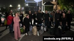 Вызваленыя палітвязьні і Сьвятлана Ціханоўская ля амбасады ЗША ў Вільні. 11 верасьня 2025