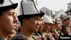 Ак калпак күнүнө арналган иш-чаранын катышуучулары, Бишкек, 4-март 2021-жыл.