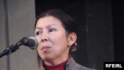 Динара Ошурахунова Ак үйдүн эксперттери экстремисттерди эмес эле оппозицияны текшерет деп ойлойт.