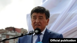 Сооронбай Жээнбеков.