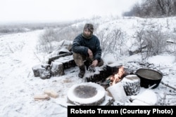 Донбас, південна лінія фронту. Сніг і мороз на передовій, вночі температура сягає понад 20 градусів нижче нуля