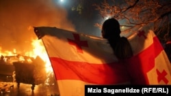 Акція протесту у Тбілісі через відмову влади від переговорів із Євросоюзом. Грузія, 1 грудня 2024 року