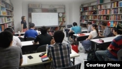 Токиода татар теле дәресе