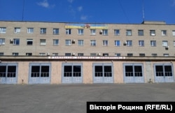 Працівники ДСНС в окупованому Мелітополі залишаються на службі під українським прапором. Квітень 2022 року