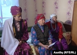 Лариса Гайнетдинова (с) "Буран әбиләре" белән