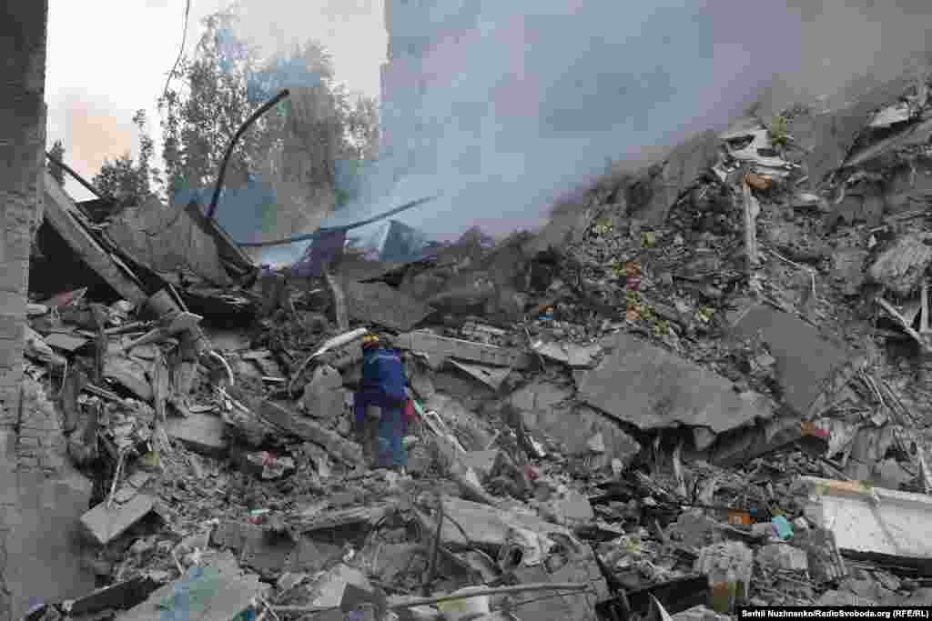 Уранды астынан адамдарды издеген куткаруучу. 