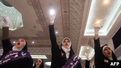 "Басиж" уюмунда кыздар да согуштук даярдыктан өтөт.