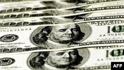 США не занижают курс доллара специально, это происходит по объективным причинам, считают эксперты