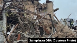 Наслідки попередніх російських ударів по Запоріжжю, квітень 2025 року