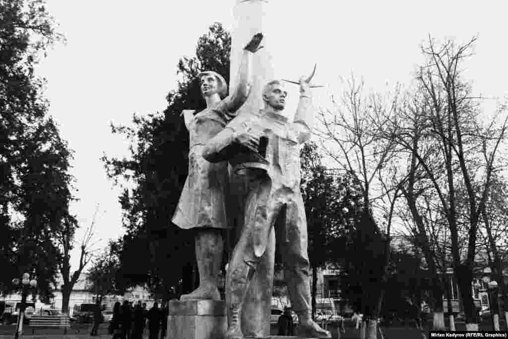 &laquo;Парк космонавтов&raquo; и памятник были обустроены в часть полета Гагарина в космос в 1961 году.&nbsp;