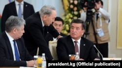 Кыргыз-казак лидерлери Астанадагы саммитте, 15-март 2018-жыл.