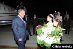 Татарстан президентын төркмән гореф-гадәтләре белән каршыладылар