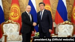 Президент КР Сооронбай Жээнбеков и президент РФ Владимир Путин. Бишкек, 2019 год.