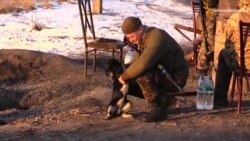 Життя на блокпості: мороз і шквальний вітер докучають більше за обстріли