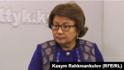 Роза Отунбаева. 