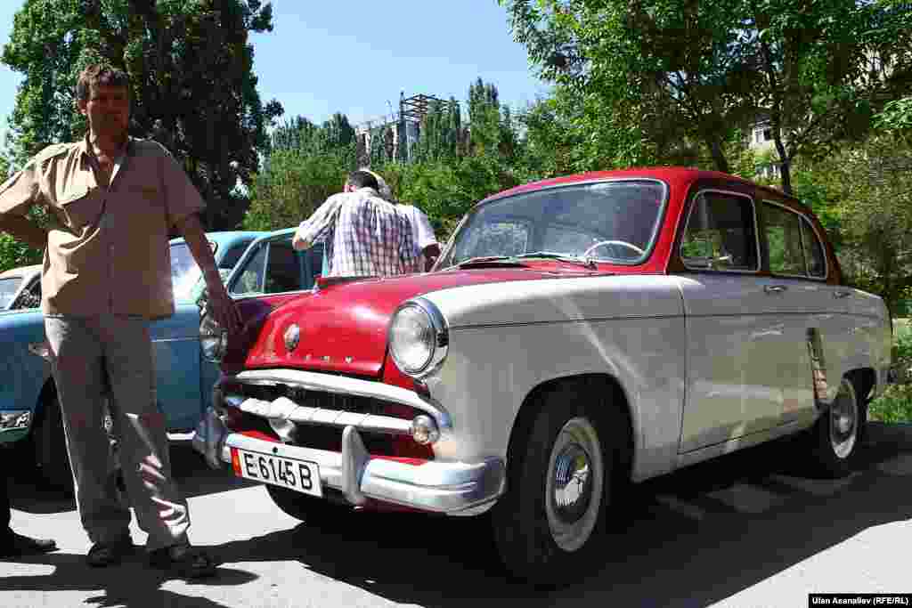 Жарым кылымды артка калтырган бул Москвич азыр да анча-мынча жаңы автолордон тыңыраак абалда.