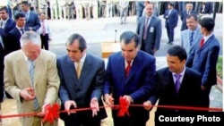 Расми ифтитоҳи маркази тиҷории "Пойтахт"