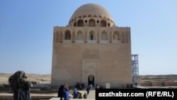 Seljuk hökümdary Soltan Sanjaryň aramgähi. Mary, Türkmenistan.