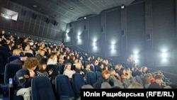 У глядацькій залі, Дніпро, 9 листопада 2024 року