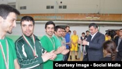 Дастаи "Озодагон"