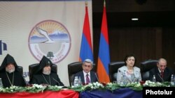 На открытии всеармянского форума руководителей и представителей организаций Диаспоры, Ереван, 19 сентября 2011 г.