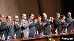 На съезде партии «Оринац еркир», 12 декабря 2009