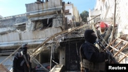 Разрушения после израильского удара в ночь на 2 апреля по пригороду Дамаска 