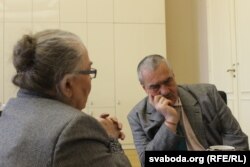 2013 год. На сустрэчы з тагачасным кіраўніком МЗС Чэхіі Карлам Шварцэнбэргам.