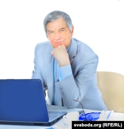 Прадпрымальнiк не адстае ад прагрэсу, уся iнфармацыя ў кампутары.