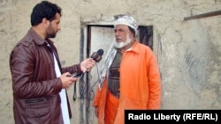 72 ýaşly köçe süpüriji Agha Sardar