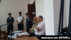 Կարող եղնուկյանը դատակլան նիստերից մեկի ժամանակ, արխիվ