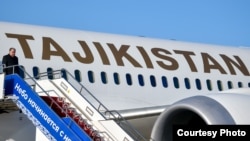 Ҳавопаймои раисҷумҳури Тоҷикистон дар фурудгоҳи Бишкек. 12-уми марти соли 2025