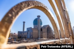 Самарканддагы Амир Темирдин күмбөзү. Өзбекстан, 29-ноябрь, 2019-жыл.